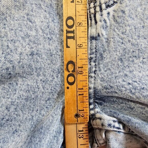 EUC LIKE NEW WHITEFOX LIGHT WASH HIGH RISE MOM JEANS SIZE XL - Picture 15 of 16